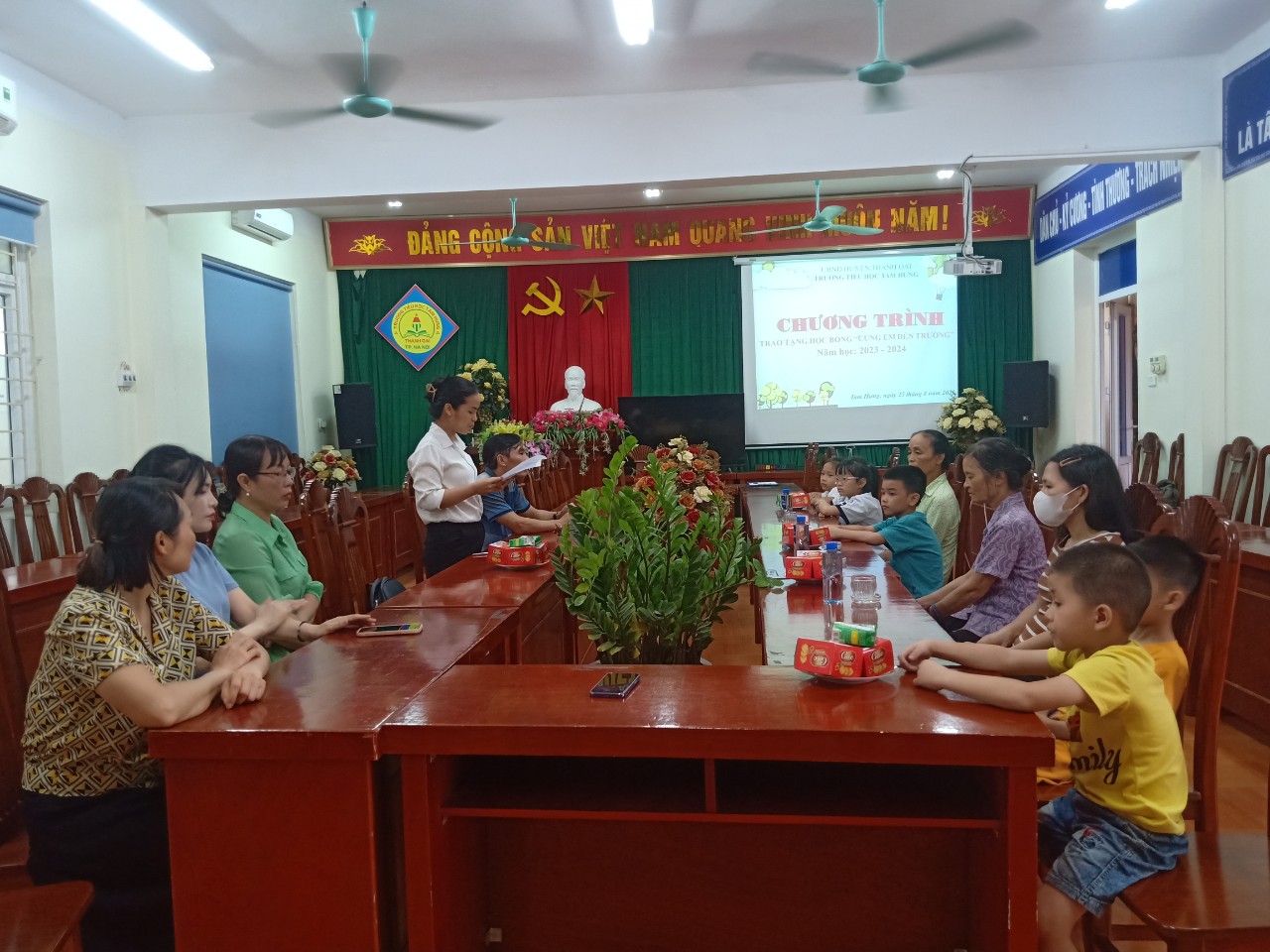 Nhà hảo tâm Nguyễn Thi Hạnh 6